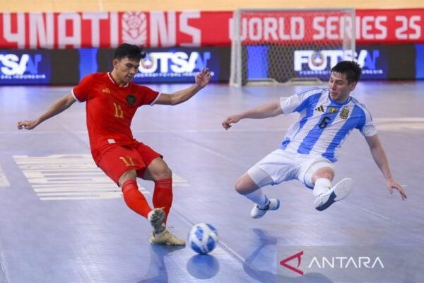 Here are some alternative titles for "Hasil lengkap undian kualifikasi Piala Asia Futsal 2026 Indonesia":

1. "Rekap Lengkap Undian Kualifikasi Piala Asia Futsal 2026 di Indonesia"
2. "Detail Lengkap Hasil Undian Kualifikasi Piala Asia Futsal 2026"
3. "Hasil Undian Kualifikasi Piala Asia Futsal 2026: Semua yang Perlu Diketahui"
4. "Hasil Final Undian Kualifikasi Piala Asia Futsal 2026 di Indonesia"
5. "Kualifikasi Piala Asia Futsal 2026: Hasil Undian Lengkap"
6. "Berita Kualifikasi Piala Asia Futsal 2026: Hasil Undian Terbaru"
7. "Informasi Terbaru Undian Kualifikasi Piala Asia Futsal 2026 dari Indonesia"
8. "Hasil Undian Kualifikasi Piala Asia Futsal 2026: Ikuti Perkembangannya!"

Feel free to mix and match or modify any of these titles to better suit your needs!