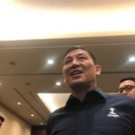 Berikut beberapa alternatif judul yang dapat digunakan:

1. "Mengapa FIFA Belum Mengizinkan Suporter Away di Super League?"
2. "FIFA Tunda Izin Kehadiran Suporter Away di Super League: Alasan dan Dampaknya"
3. "Alasan di Balik Ketidakizinan FIFA bagi Suporter Away di Super League"
4. "Super League Tanpa Suporter Away: Apa Kata FIFA?"
5. "FIFA Belum Beri Lampu Hijau untuk Suporter Away di Super League: Inilah Alasannya"
6. "Kehadiran Suporter Away di Super League: Kenapa FIFA Masih Belum Memberi Izin?"
7. "FIFA dan Suporter Away: Proses Izin yang Masih Menggantung di Super League"
8. "Rintangan bagi Suporter Away: Mengapa FIFA Belum Setujui Kehadiran di Super League?" 

Semoga ini membantu!