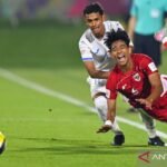 Here are some alternative titles for "Evandra Florasta: Pengetahuan terbaik datang dari pengalaman":

1. "Evandra Florasta: Wisdom Through Experience"
2. "Evandra Florasta: The Best Knowledge Comes from Experience"
3. "Evandra Florasta: Learning Through Life's Journey"
4. "Evandra Florasta: Insights Gained from Experience"
5. "Evandra Florasta: The Value of Knowledge Through Experience"
6. "Evandra Florasta: Experience as the Source of Wisdom"
7. "Evandra Florasta: Lessons Learned Through Life"
8. "Evandra Florasta: Experience as the Greatest Teacher"
9. "Evandra Florasta: Discovering Knowledge Through Experience"
10. "Evandra Florasta: Embracing Experience for True Understanding"

Feel free to mix and match elements from these titles!