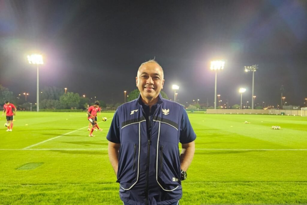 Berikut adalah beberapa alternatif judul untuk "Manajer ungkap cerita di balik lahirnya sejarah di Piala Dunia U17":

1. "Di Balik Layar: Kisah Inspiratif Manajer dalam Sejarah Piala Dunia U17"
2. "Cerita di Balik Kesuksesan: Manajer Ungkap Perjalanan Piala Dunia U17"
3. "Menggali Sejarah: Wawancara Eksklusif dengan Manajer Tim U17"
4. "Piala Dunia U17: Manajer Ceritakan Momen Bersejarah yang Tak Terlupakan"
5. "Kisah di Balik Piala Dunia U17: Pengalaman Unik Sang Manajer"
6. "Manajer Bagi Cerita Perjuangan dan Keberhasilan di Piala Dunia U17"
7. "Momen Bersejarah: Manajer Ceritakan Perjalanan Piala Dunia U17"
8. "Dari Strategi hingga Kesuksesan: Cerita Manajer dalam Piala Dunia U17"

Semoga salah satu judul ini sesuai dengan yang Anda cari!